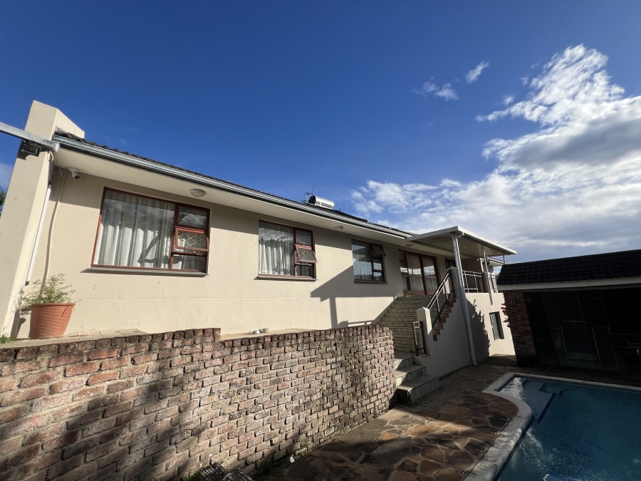 4 Bedroom Property for Sale in Beacon Bay North Eastern Cape